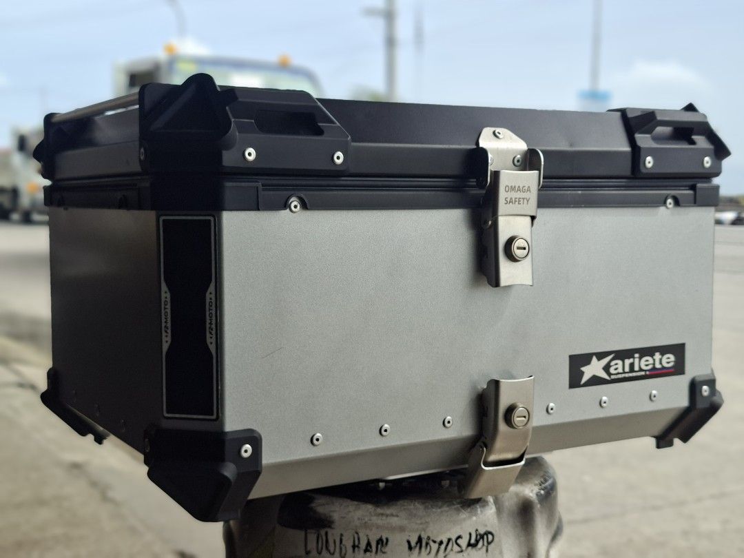 Topbox alloy 65liters (Category: Looking For) located in Manila. Submitted by cl0ud9.moto (Listing ID 1465221117, Image 1). Description: top box universal pure aliminum 65liters inner leather 2 keys metal baseplate.