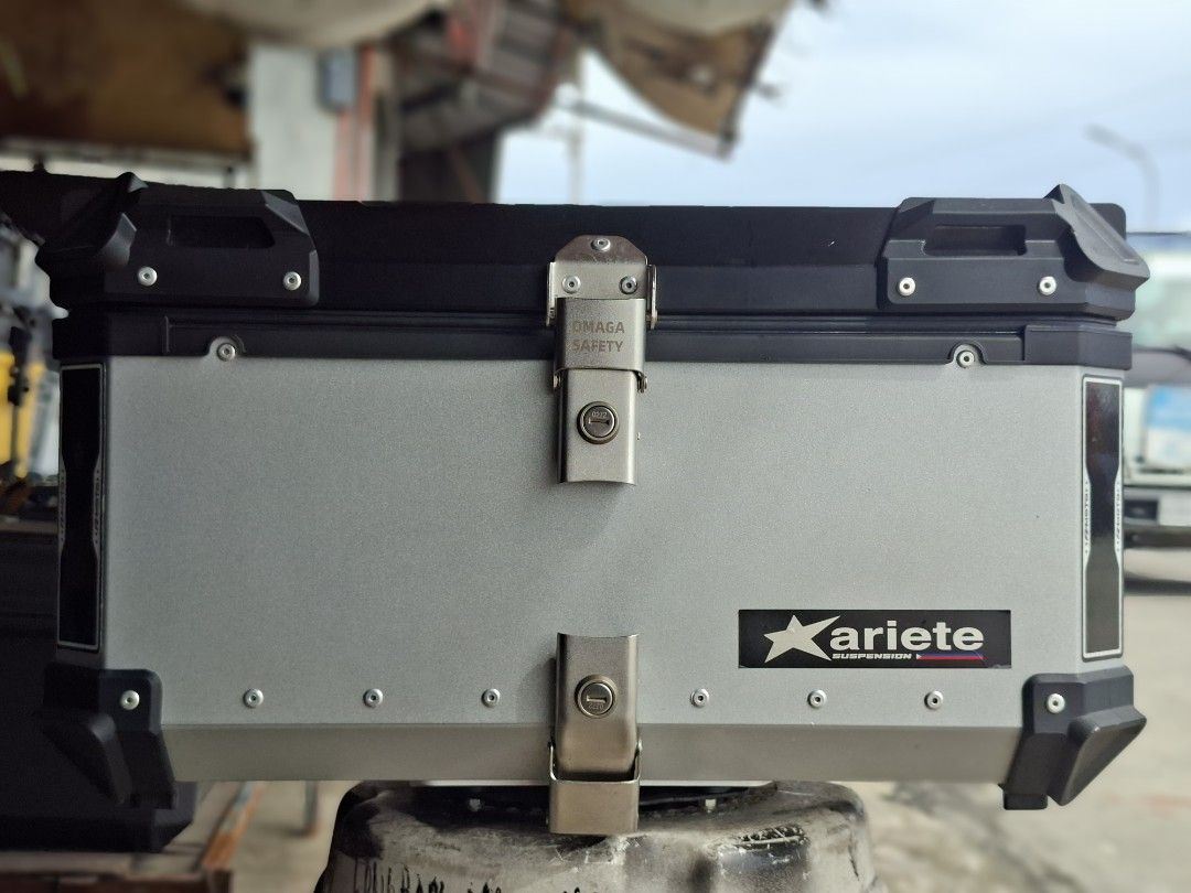 Topbox alloy 65liters (Category: Looking For) located in Manila. Submitted by cl0ud9.moto (Listing ID 1465221117, Image 2). Description: top box universal pure aliminum 65liters inner leather 2 keys metal baseplate.