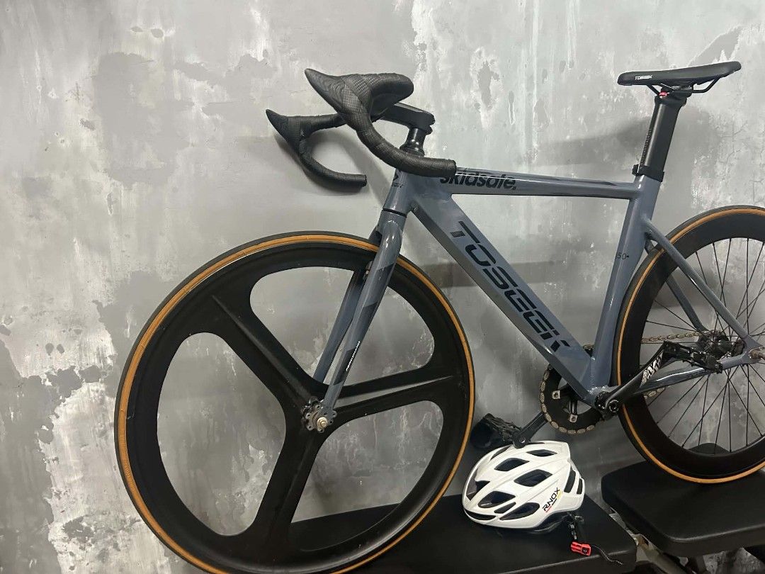 Toseek Ferdinand (Category: Bicycles) located in Caloocan City. Submitted by jdereal15454304 (Listing ID 1464771224, Image 3). Description: Specs: Frame: Toseek Ferdinand Aero size 50 Fork: Toseek Rigid Hub: Bolt Type Dual Sprocket: Dual Sprocket Fixgear-16T/Freewheel-16T Front Rim: Toseek Magnesium Alloy 3SPOKE Rear Rim: Toseek Alloy 6061 Double Wall 32HOLES 40MM Tire: Tanwall 700*25C Headset: 44MM Dropbar: 680*31.8 Seatpost: Aero Seatpost Alloy