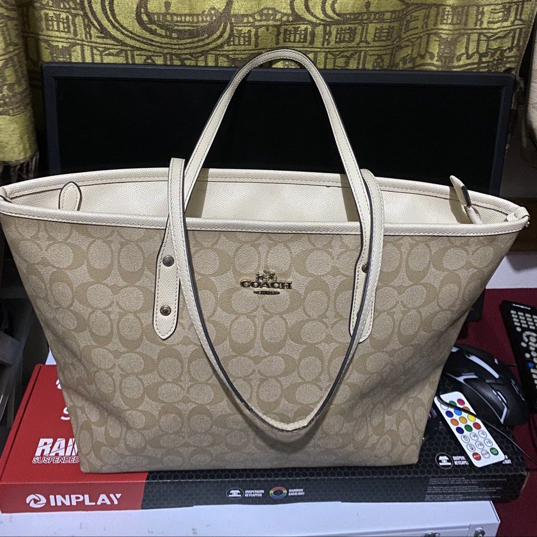Tote Bag (Category: Tote Bags) located in Manila. Submitted by gelaimarieh (Listing ID 1465174270, Image 1). Description: .