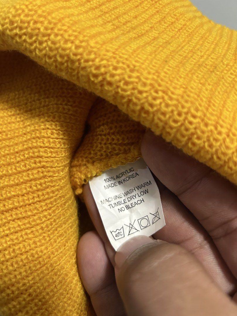 Toy machine beanie (authentic) (Category: Beanies) located in Trece Martires City. Submitted by flip_flips (Listing ID 1465338952, Image 3). Description: Toy machine beanie (authentic) -One size fits all -Excellent condition -10/10 color rate -issue: none.