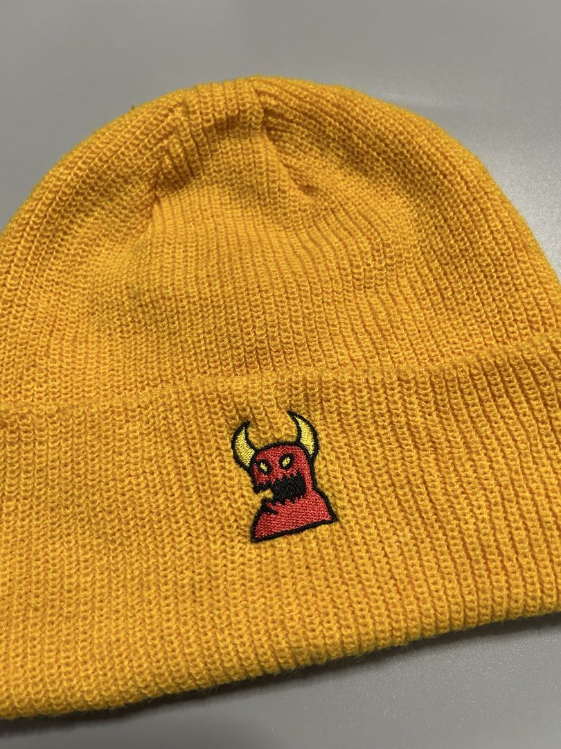 Toy machine beanie (authentic) (Category: Beanies) located in Trece Martires City. Submitted by flip_flips (Listing ID 1465338952, Image 2). Description: Toy machine beanie (authentic) -One size fits all -Excellent condition -10/10 color rate -issue: none.