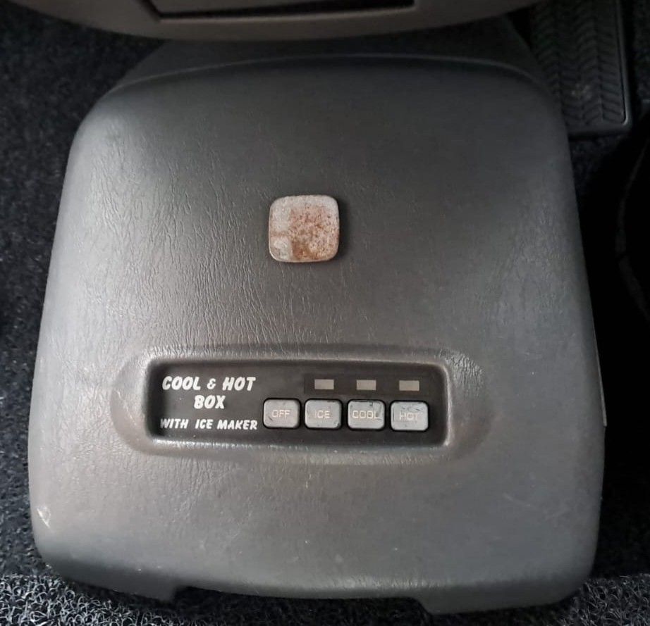 Toyota Estima 1st gen Auto (Category: Used Cars) located in Singapore. Submitted by oxygenk2o (Listing ID 1465256390, Image 2). Description: This is a car for serious collector or someone willing to go extra mile for it. Parts are seriously hard to find and need to fix in JB. If you can commit to it. This first gen Toyota estima has a mid engine layout just like the Ferrari. Classic vintage car but not classic car plate..