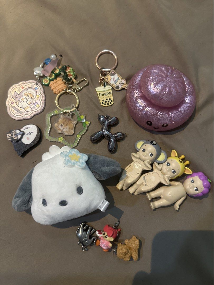 Trinkets and anik aniks (Category: Interactive Toys) located in Makati City. Submitted by craycart (Listing ID 1465365223, Image 2). Description: rfs decluttering Take all!.