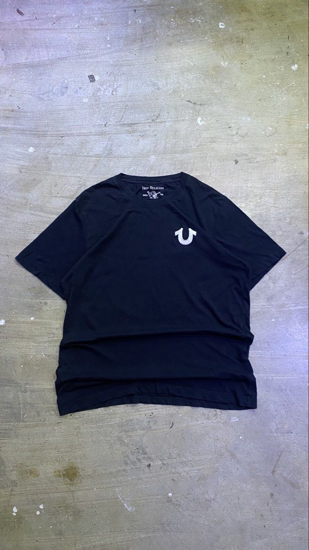 True Religion (Category: Tshirts & Polo Shirts ) located in Cavite. Submitted by thriftelsewear (Listing ID 1465216452, Image 2). Description: True Religion M on tag 21” length 28” width searchable qr good condi ₱400 +sf.
