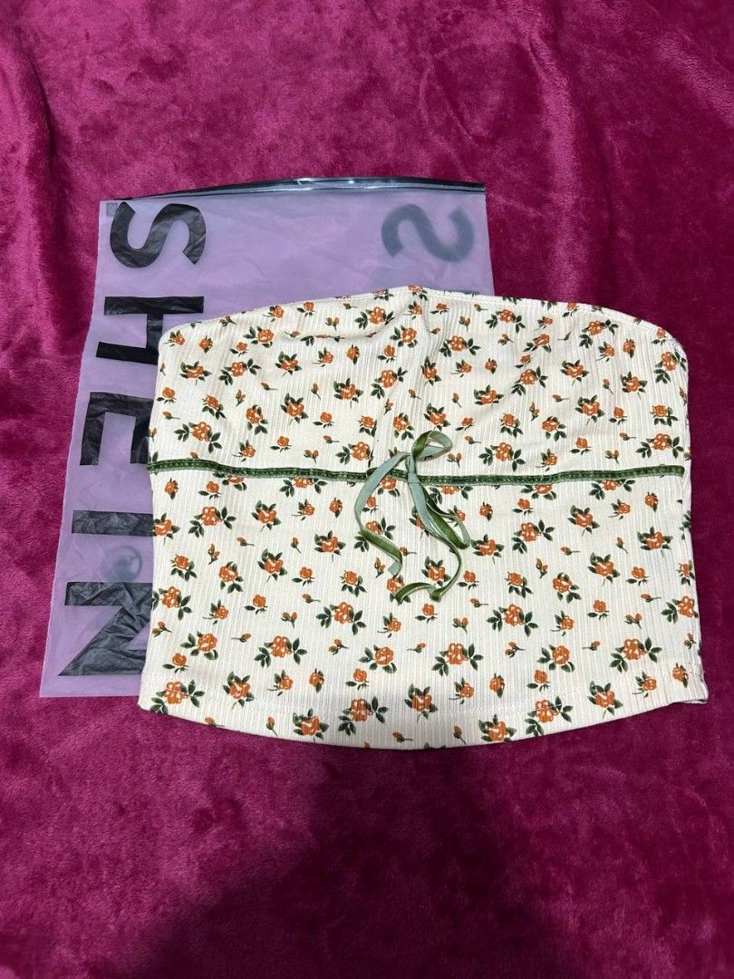 Tube floral top (Category: Sleeveless) located in Manila. Submitted by coolstuffs__ (Listing ID 1465373753, Image 2). Description: .