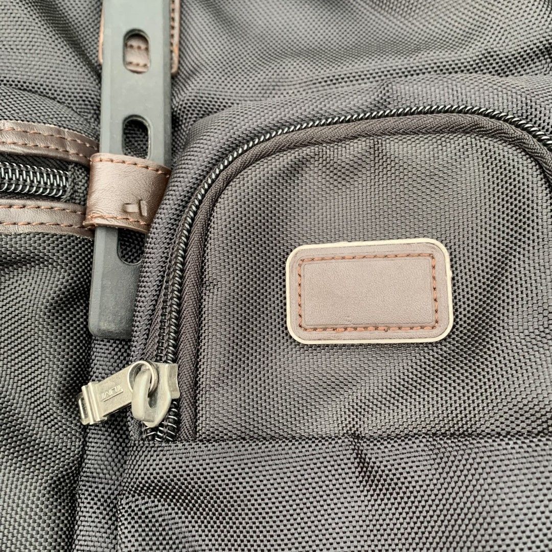TUMI BAGPACK (Category: Backpacks) located in Cagayan de Oro. Submitted by primo_102098 (Listing ID 1465219286, Image 3). Description: TUMI BAGPACK DAMIMG COMPARMENTS FOR DUCOMENTS AND LAPTOP.