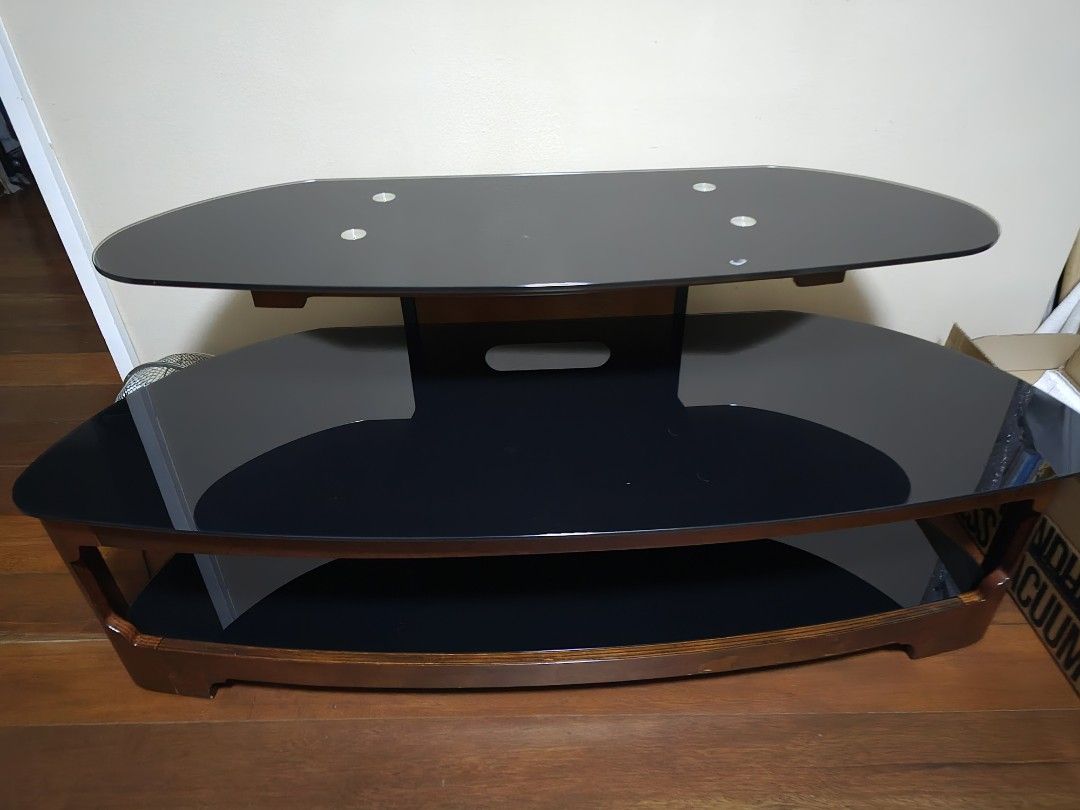 TV Console glass top (Category: TV Consoles) located in Quezon City. Submitted by mavica8000 (Listing ID 1465227523, Image 2). Description: .