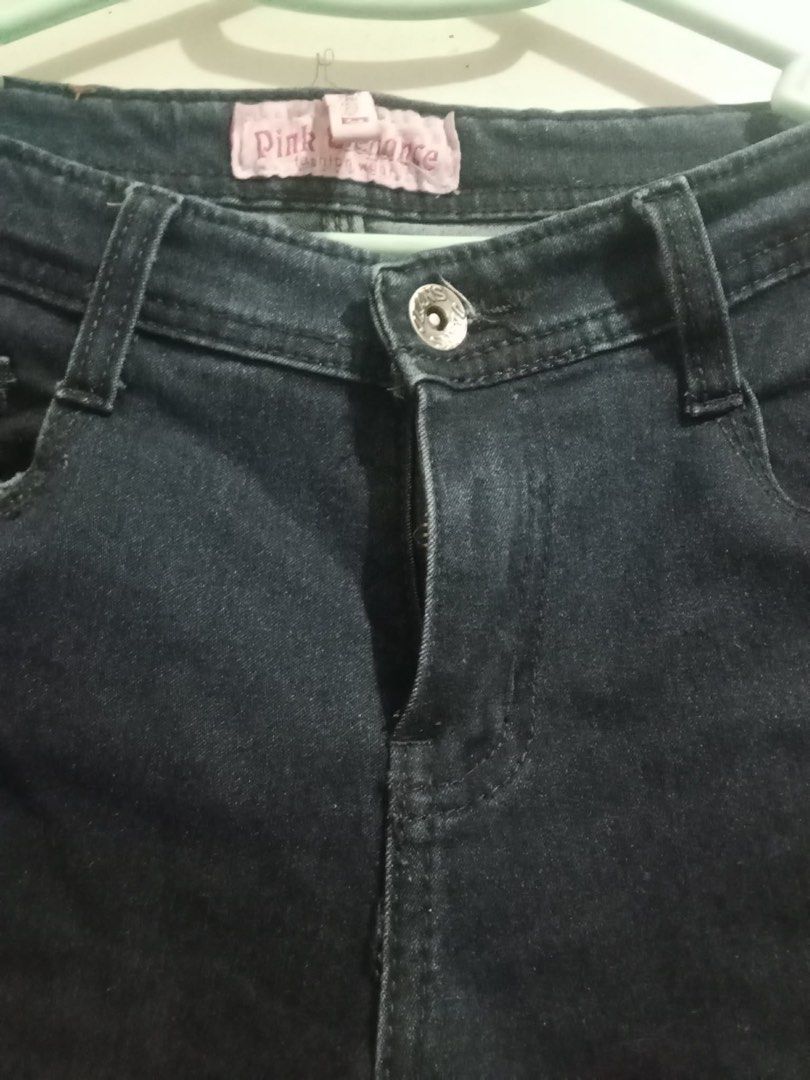 Two-Colored Pants for Women (Category: Jeans) located in Manila. Submitted by thezeeshop (Listing ID 1465258128, Image 2). Description: Good as new Washed Waist: 31” Length: 33.5” GCash / Cash 🚚 Lalamove / QuickTime Courier / LBC COP/ pickup 📍 Meetup: LRT Quirino Station ❌COD and other checkouts Reminders: ◾If in doubt, don’t make an offer. Let’s not waste each other’s time. ◾Sure buyers ONLY. Wag magmessage tapos di magrereply/seen lang pagkat