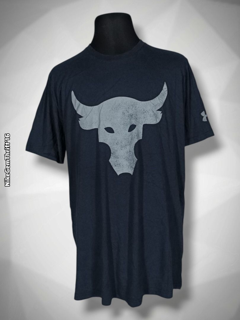 Under Armour x The Rock (Category: Tshirts & Polo Shirts ) located in Santa Cruz. Submitted by nikegemthrift2016 (Listing ID 1465212040, Image 1). Description: Under Armour x The Rock XL (L29 x W23) Excellent 450 plus sf.
