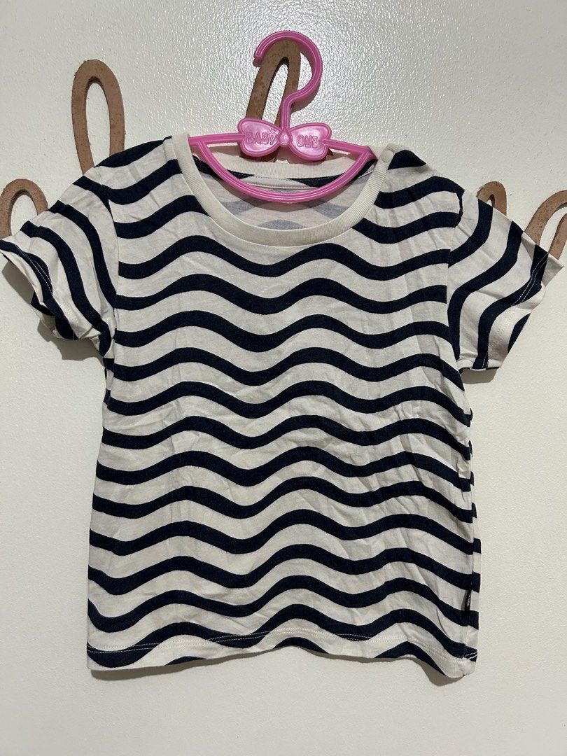 Uniqlo baby bundle 4T (Category: Babies & Kids Fashion) located in Las Pinas. Submitted by anjcanilao (Listing ID 1465332520, Image 3). Description: Uniqlo Skort 110 on tag Uniqlo Marimekko blouse with minimal stain see pic.
