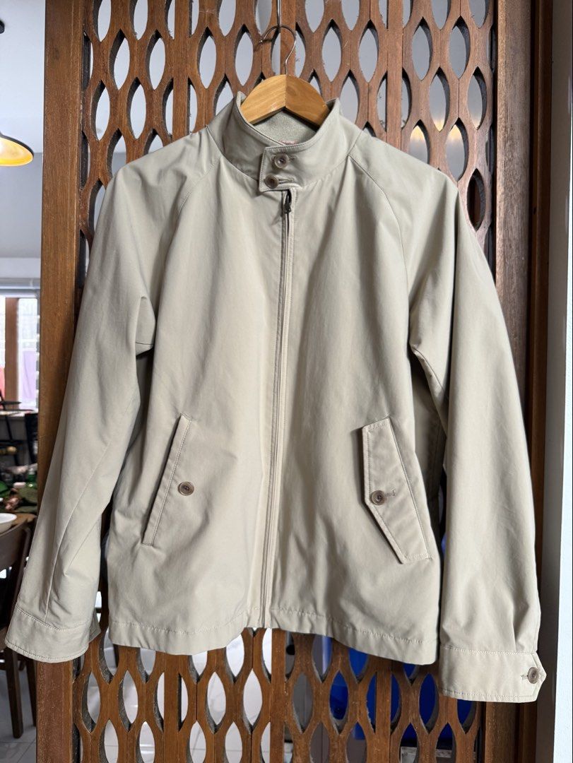 Uniqlo Harrington Jacket Beige khaki (Category: Coats, Jackets and Outerwear) located in Batangas. Submitted by kontin (Listing ID 1461592284, Image 1). Description: Uniqlo Harrington Jacket beige khaki Please read.. Size large Issue: some scratches on sleeve check last Photo Dimes: Pit ti pit: 21.5’ Length: 25’ Sleeve:26’ .
