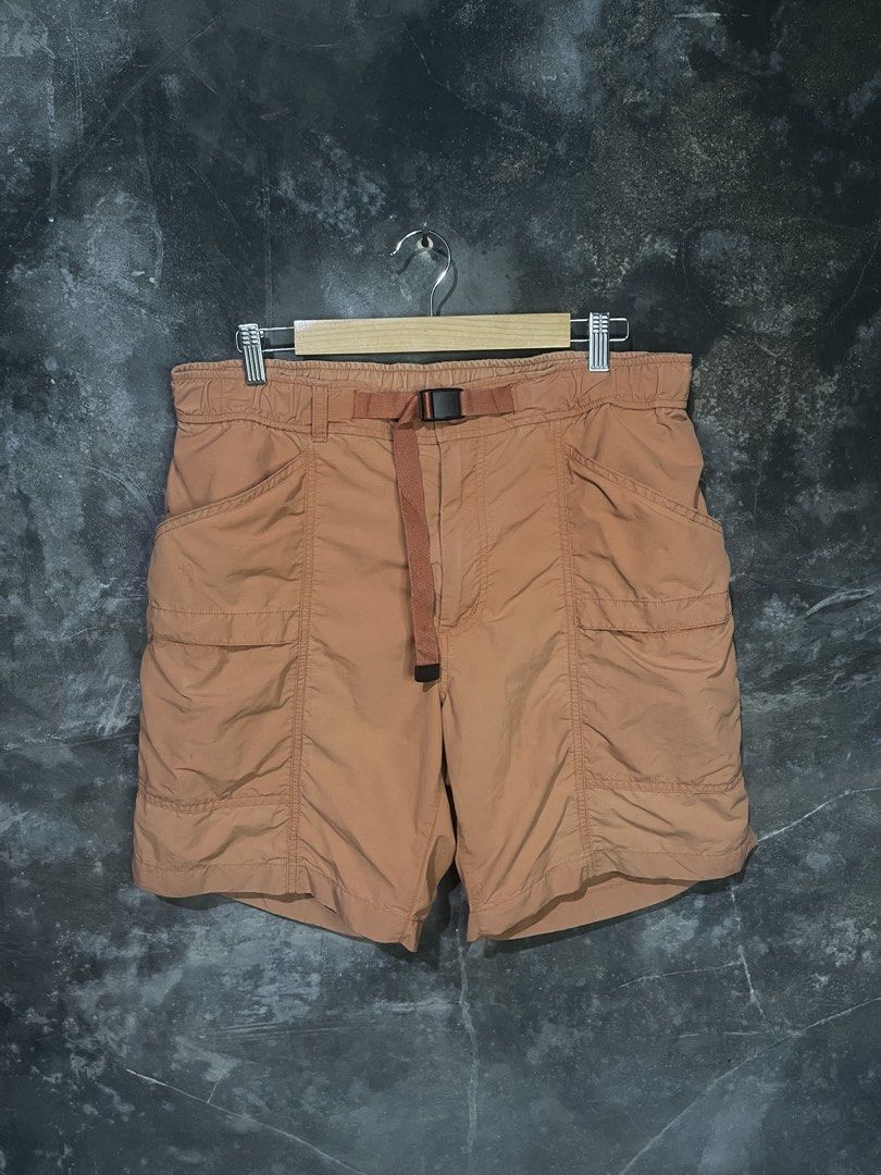 Uniqlo Utility (Category: Shorts) located in Himamaylan. Submitted by ajingggz05 (Listing ID 1465338553, Image 1). Description: Issue: see on last picture.