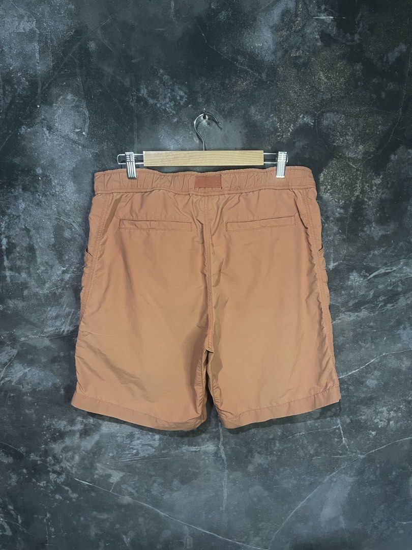 Uniqlo Utility (Category: Shorts) located in Himamaylan. Submitted by ajingggz05 (Listing ID 1465338553, Image 2). Description: Issue: see on last picture.
