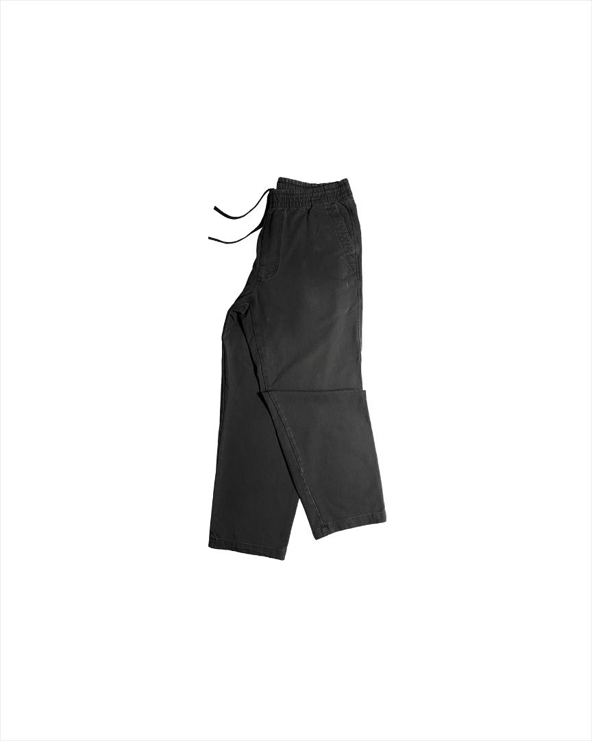 UNIQLO WASHED JERSEY PANTS (GRAY) (Category: Activewear) located in Davao. Submitted by premiumdept. (Listing ID 1465222061, Image 1). Description: UNIQLO WASHED JERSEY PANTS (GRAY) Size: Large Dimes: 32-35x37.5 (stretchable) Hem: 8 Color rate: 9/10 Condition: Excellent Issue(s): None Mine: 350 ___ - Sf buyers expenses - Mine | Steal | Premium | basis only - Check details before buying - Color may vary due to lighting - Manage your expectations, 