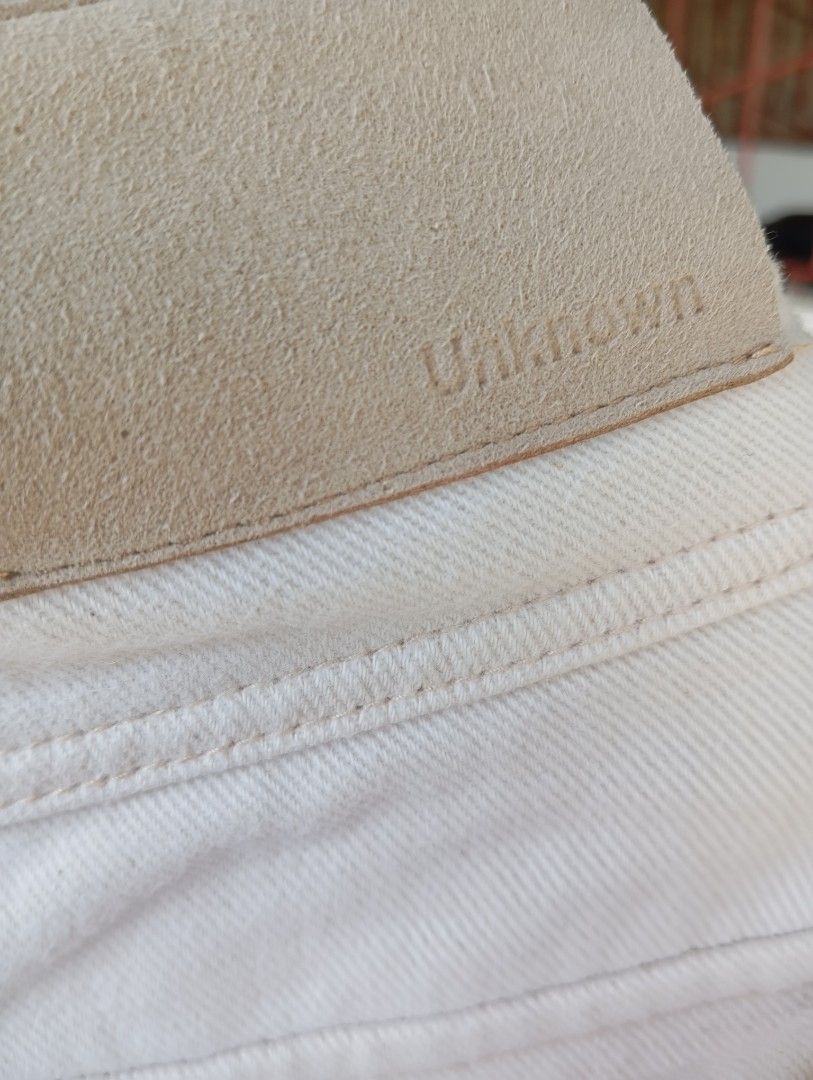 Unknown Convertible Cream Pants (Category: Jeans) located in Mangaldan. Submitted by ig_thriftnidrei (Listing ID 1465223393, Image 3). Description: w: 28 up to 29 l: 41 (22ish if short) 8/10 condi rtw.