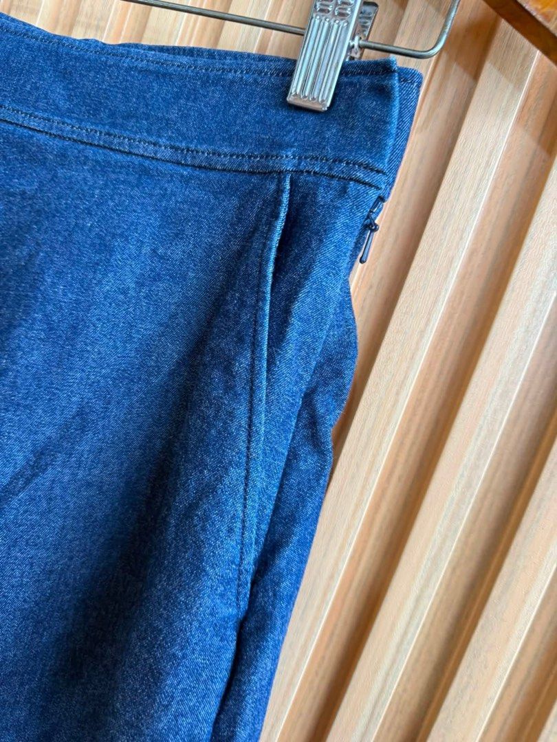 Unqlo (Category: Skirts) located in Lipa City. Submitted by thyra06 (Listing ID 1465229171, Image 3). Description: Unqlo maxi denim skirts good as new size 25/27.