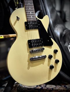 (Category: ) located in . Submitted by JamcrewMusicStudio (Listing ID 1465174527, Image 1). Description: .