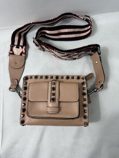 (Category: ) located in . Submitted by thefashiongarage.co (Listing ID 1465225329, Image 1). Description: .