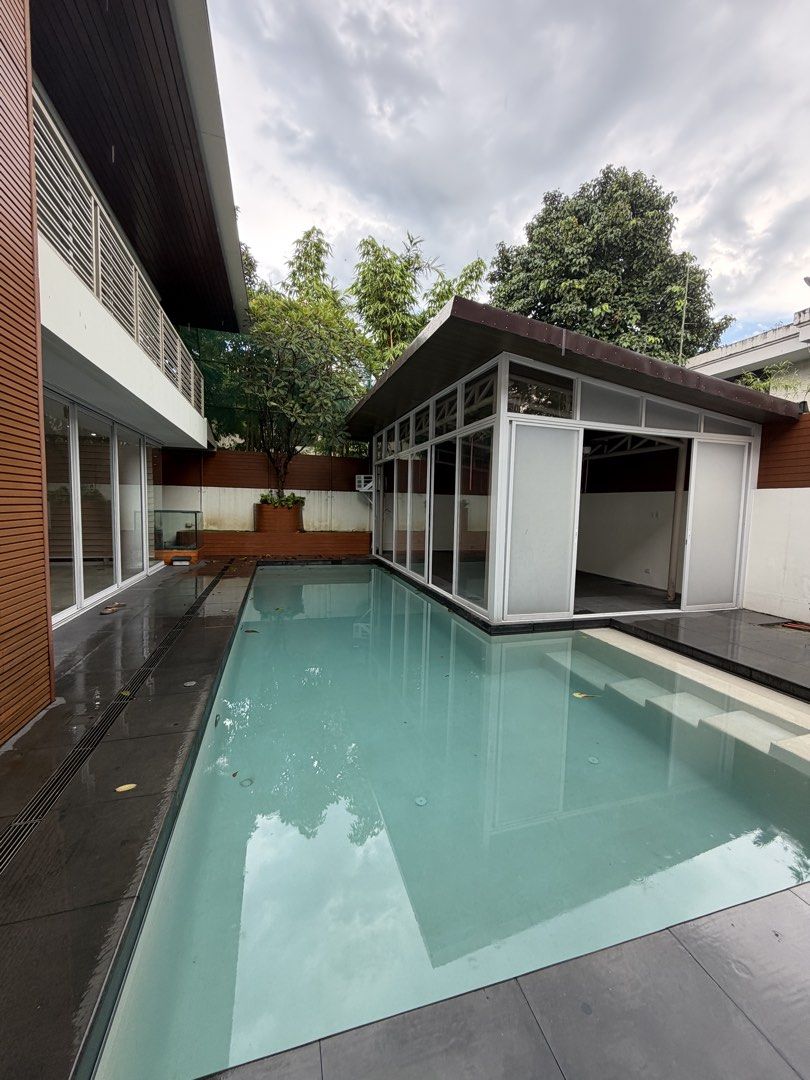 Valle Verde House Pasig Inner (Category: House & Lot) located in Taguig. Submitted by brokerhanstaneo_09178038728 (Listing ID 1465235850, Image 1). Description: Valle Verde 2, Pasig City. 2 storey renovated house and lot with swimming pool Lot size: 450 sqm Floor area: 400 sqm 5 bedrooms with t&b, maidsroom, garden. P159.9M .