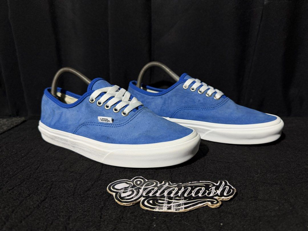 Vans Blue Suede Low Top Sneakers (Category: Sneakers) located in General Santos City (Dadiangas). Submitted by fatlaceshop9500 (Listing ID 1465378738, Image 2). Description: Vans Classic "AUTHENTIC SUEDE" (PRINCESS BLUE WHITE) Low FullSuede/Rubber PrincessBlue/White US8M 26CM Excellent.