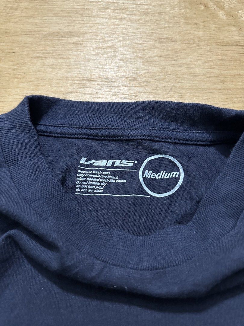 Vans Embroidered Logo Shirt (Category: Tshirts & Polo Shirts ) located in Bacolod City. Submitted by dannnsoy (Listing ID 1465339476, Image 3). Description: Vans Embroidered Logo Shirt •In excellent condition •Dimension: 20” x 27” •Price: 799 only 📍Note: Color may vary to due lighting and camera resolution. .