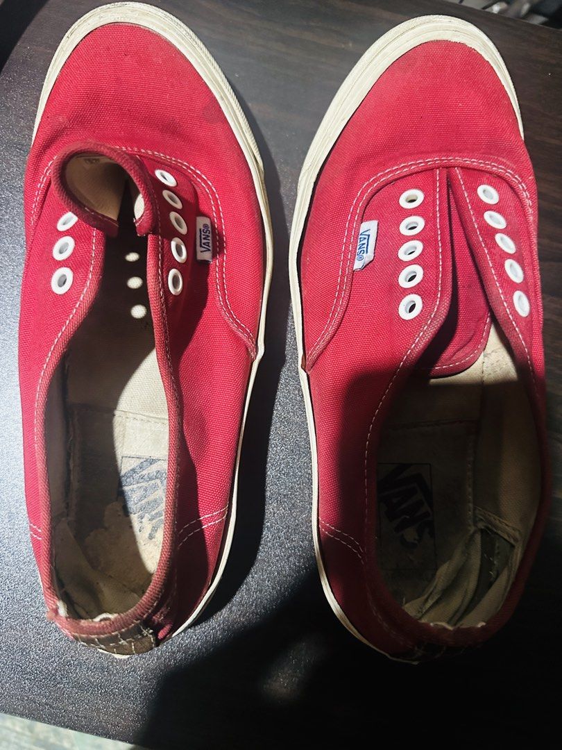 Vans Vault Chili Pepper V1 (Category: Sneakers) located in Manila. Submitted by got_loots (Listing ID 1465225806, Image 2). Description: WTS❗️❗️❗️ Vans Vault Chili Pepper V1 Authentic LX “Chili Pepper Red” Issues: Need deep clean and sole sep reglue no laces and boxes ₱500.