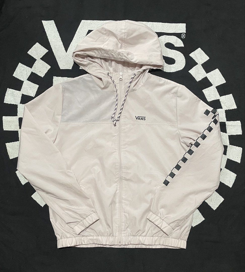 VANS WINDBREAKER (Category: Coats, Jackets and Outerwear) located in Kalibo. Submitted by kramyar09 (Listing ID 1465381793, Image 1). Description: .