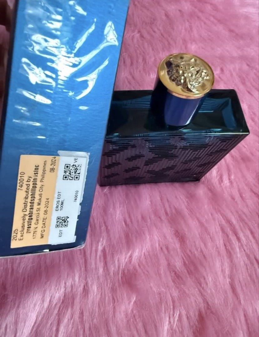 Versace Eros EDT 100ml (Category: Fragrance & Deodorants) located in Rizal. Submitted by bhe.mm (Listing ID 1465380521, Image 3). Description: Authentic Versace Eros Eau de Toilette 100% - 100ml bottle - Distributed by Prestige Brands Philippines Inc. - Bought from Robinson: P6,400.00 - Hindi ko mahanap resibo nito. This is authentic! Gcash Payment Shipping: lalamove or j&t (sf shoulder by buyer) Rfs: need cash.