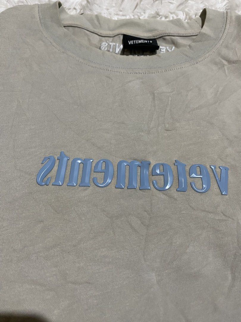 Vetements reverse logo T-shirt (Category: Tshirts & Polo Shirts ) located in Zamboanga. Submitted by trippsnthrifts (Listing ID 1465363119, Image 2). Description: Need lang wash galing sa hablootan.