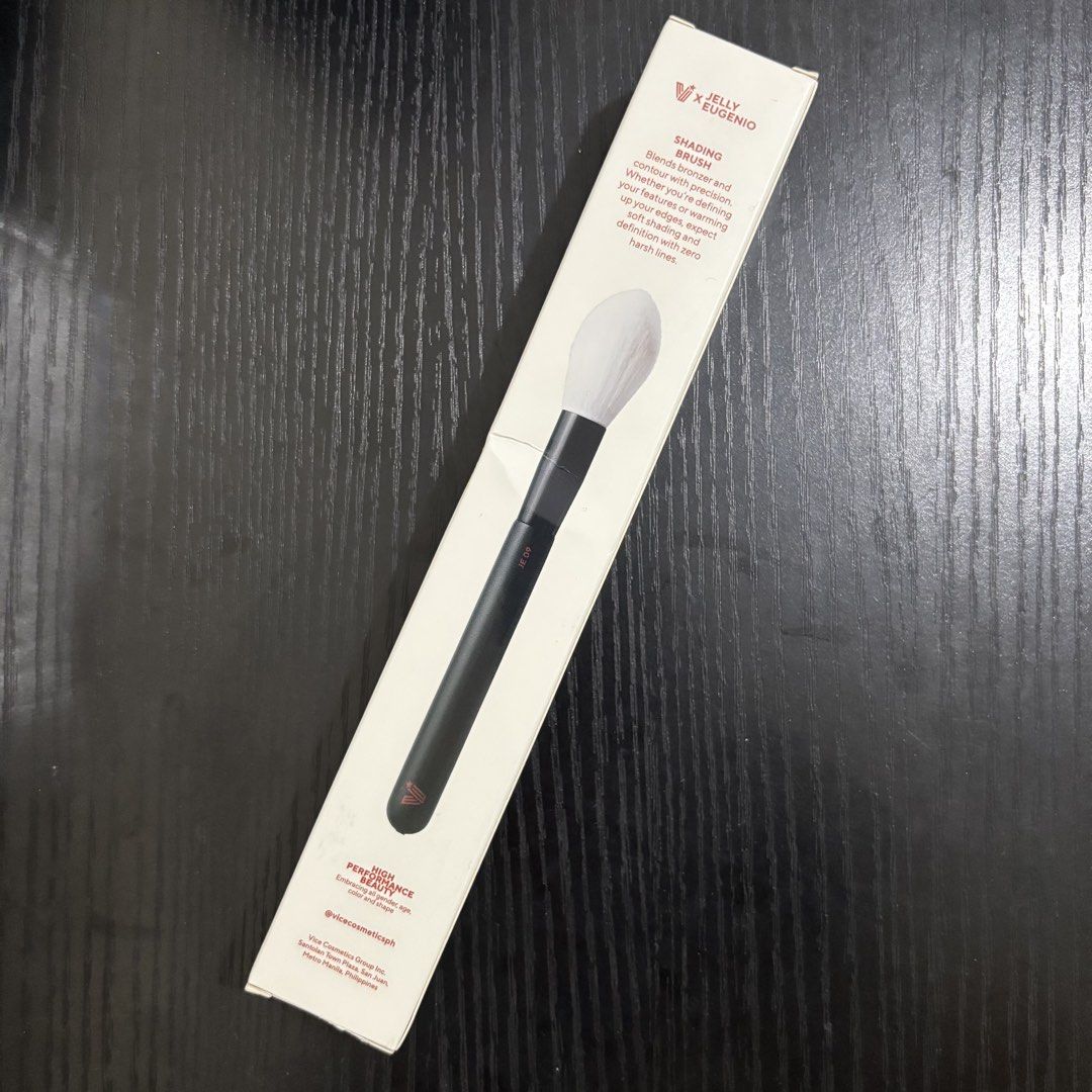 Vice CO V x Jelly JE09 Shading Brush (Category: Makeup) located in Manila. Submitted by kndsccart (Listing ID 1465278607, Image 3). Description: - Brand new in original packaging box - Vice Cosmetics Airbrush Collection by Jelly Eugenio (Shade JE09) - Designed for precise bronzer and contour application - Delivers soft shading with zero harsh lines - 100% authentic and ready to ship.