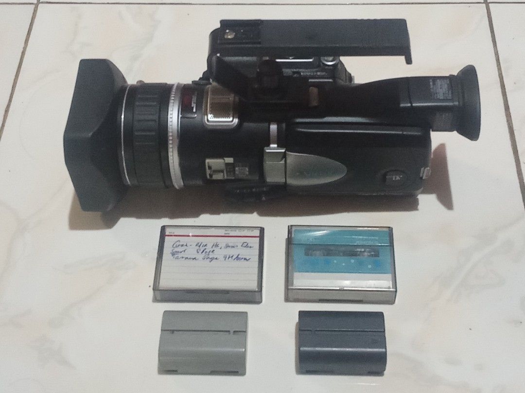 Victor (JVC) GR-HD1 3ccd Semi-Pro Mini-Dv Handycam (Category: Video Cameras) located in Manila. Submitted by mamatet.mamatetvasquez (Listing ID 1465190883, Image 1). Description: PTP ADMIN 🙋 Victor (JVC) 3CCD Semi-Pro Mini-Dv Handycam 👉 NO POWER AS IS CONDITION BUY AT YOUR OWN RISK More than 10-yrs na Stock sa Pawnshop Vault FOR 👉 REPAIR , PARTS OUT (PANG-PYESA) OR PANG-DISPLAY PRICE 👉 Php 3k No to LOW BALLER MEET UP ONLY PRIORITY MEET UP PLA