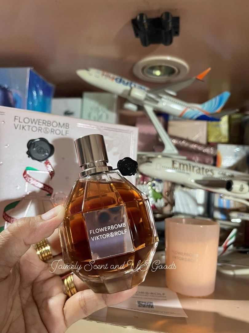 VICTOR&ROLF FLOWERBOMB EDP (Category: Fragrance & Deodorants) located in Las Pinas. Submitted by jaimelyscent_ (Listing ID 1465221805, Image 1). Description: VICTOR&ROLF FLOWERBOMB EDP 100ML/ SCENTED CANDLE 70GRAMS ✅NEW ARRIVAL FROM USA🇺🇸 ✅12,500 MALL PRICE NOW ON SALE 📌7850.00 ONLY GRAB IT NOW ✅BEST SELLER SCENT.