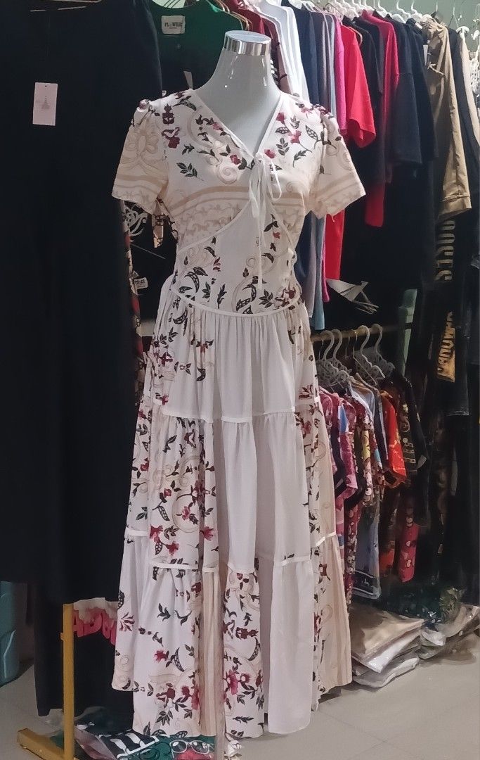 Vietnam dress (Category: Dresses) located in Pasig City. Submitted by jhingsky26 (Listing ID 1465186264, Image 2). Description: .