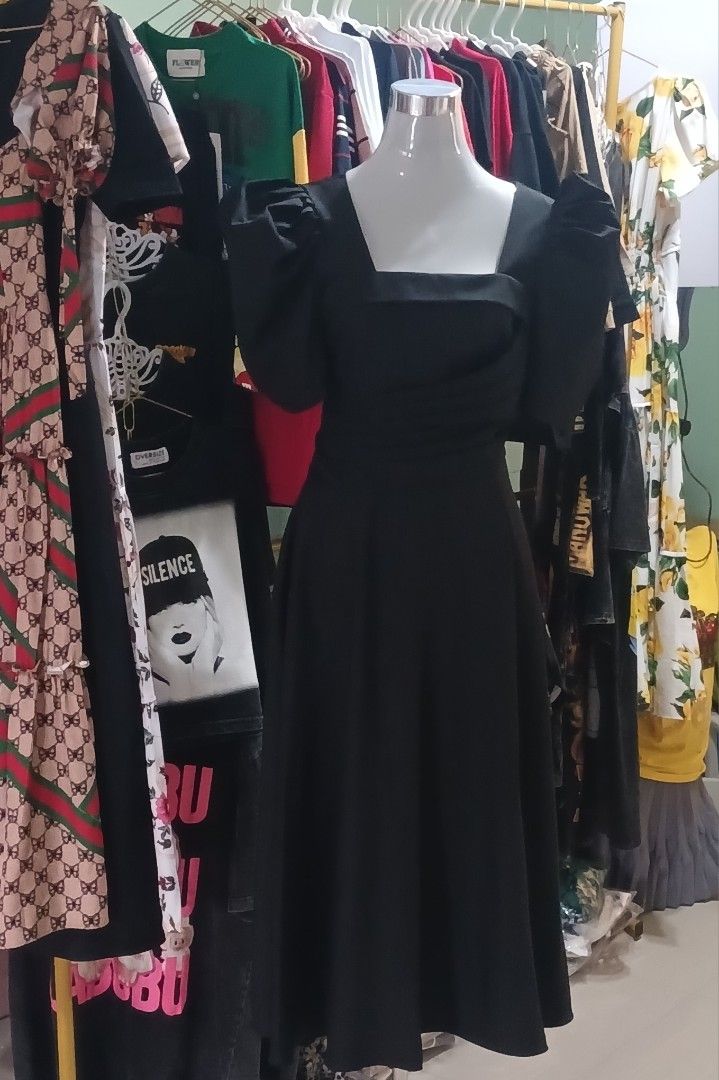 Vietnam dress (Category: Dresses) located in Pasig City. Submitted by jhingsky26 (Listing ID 1465186768, Image 2). Description: vietnam dress.