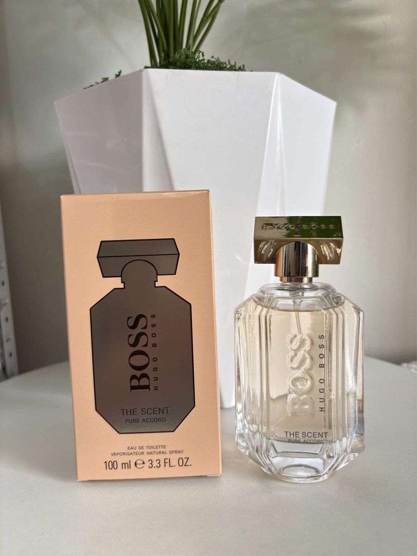 VIETNAM PERFUMES (Category: Fragrance & Deodorants) located in Makati City. Submitted by nixxx000 (Listing ID 1465232838, Image 2). Description: - Size: 100ml Eau de Toilette (EDT) - Condition: Brand new, unused - Scent Profile: Classic, clean, and refreshing unisex fragrance - Storage: Stored properly away from direct light and heat - Best For: Perfect and versatile everyday signature scent.