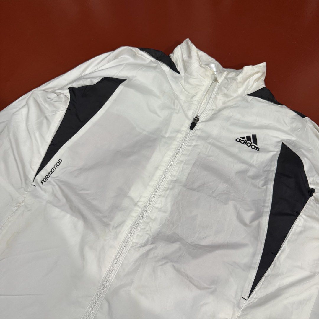 VINTAGE ADIDAS WINDBREAKER (Category: Announcements) located in Pasig City. Submitted by buzzthrifty (Listing ID 1465305861, Image 2). Description: SIZE M-L 22x26 EXCELLENT CONDITION .