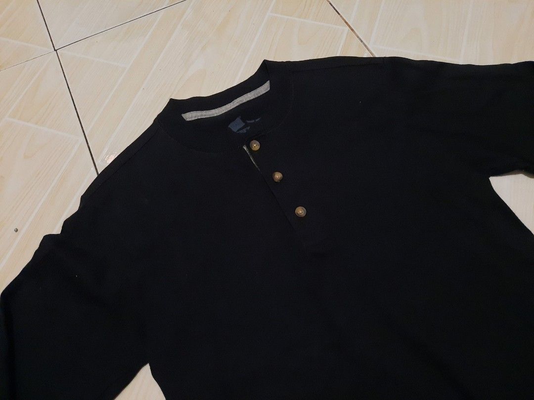 vintage beefy henley (Category: Coats, Jackets and Outerwear) located in Tarlac. Submitted by thryftstash (Listing ID 1465353871, Image 3). Description: dimes: 27.5x17.5 S on tag issue: none (just need wash) sf not included tarlac loc j&t and lbc courier.