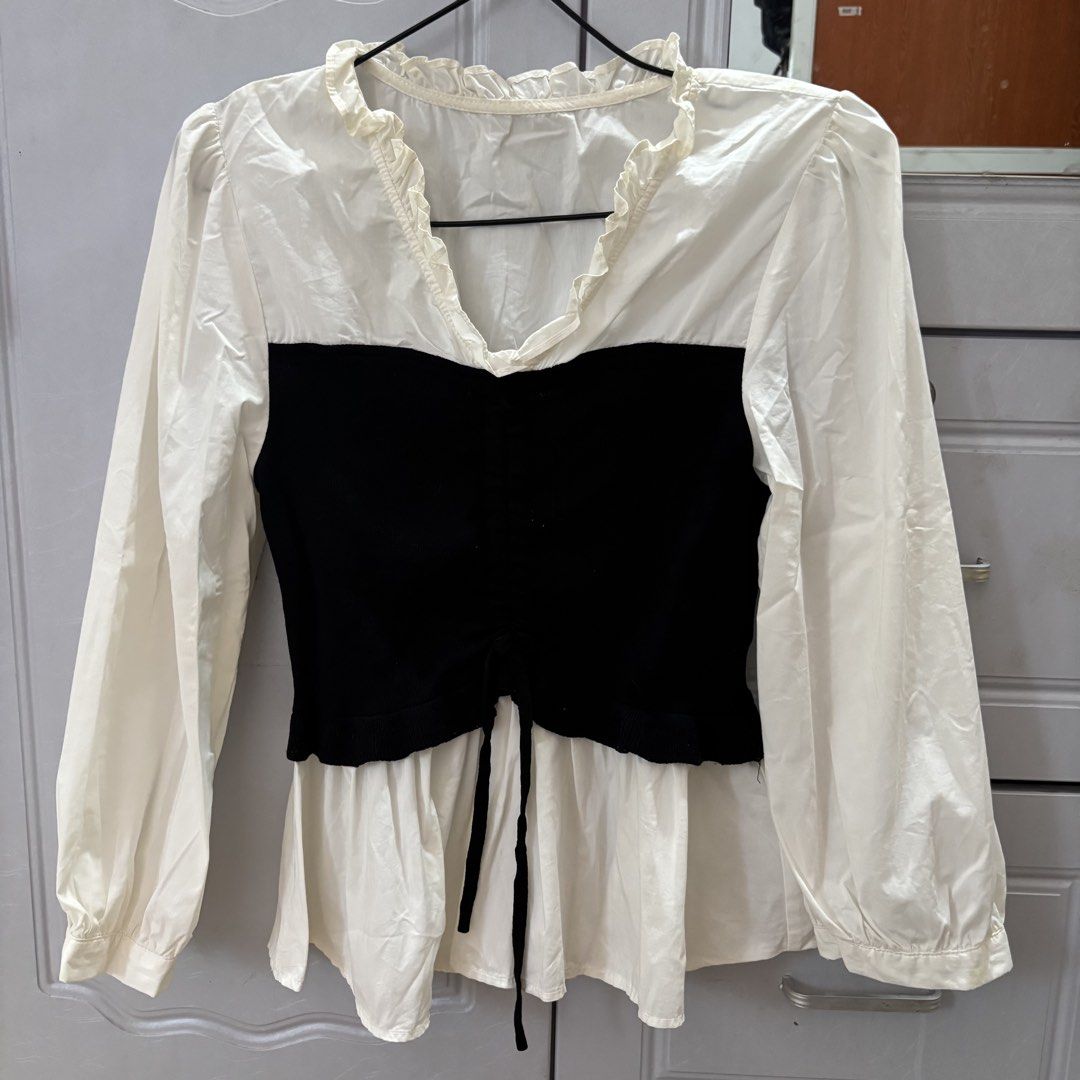 Vintage Bustier Peplum Blouse Top (Category: Longsleeves) located in Binan City. Submitted by mypreloved_haul (Listing ID 1465209841, Image 1). Description: .