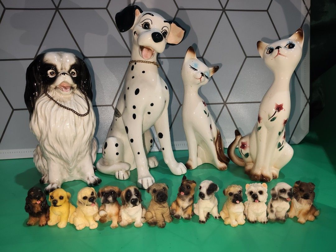 Vintage dog and cat Figurines (Category: Vintage Collectibles) located in Manila. Submitted by bamask.ph (Listing ID 1465298021, Image 1). Description: .