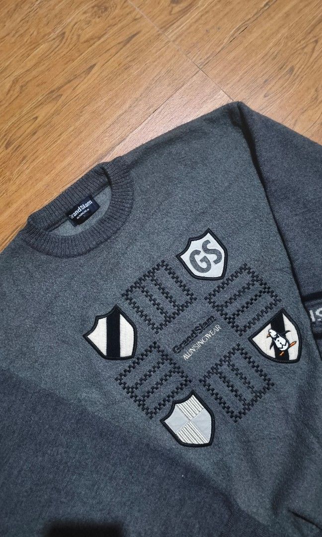 Vintage Munsingwear Knitted Sweater (Category: Coats, Jackets and Outerwear) located in Toledo. Submitted by thejosepharchiveonig (Listing ID 1465309894, Image 1). Description: 22W | 26L in great condition issue: lints.