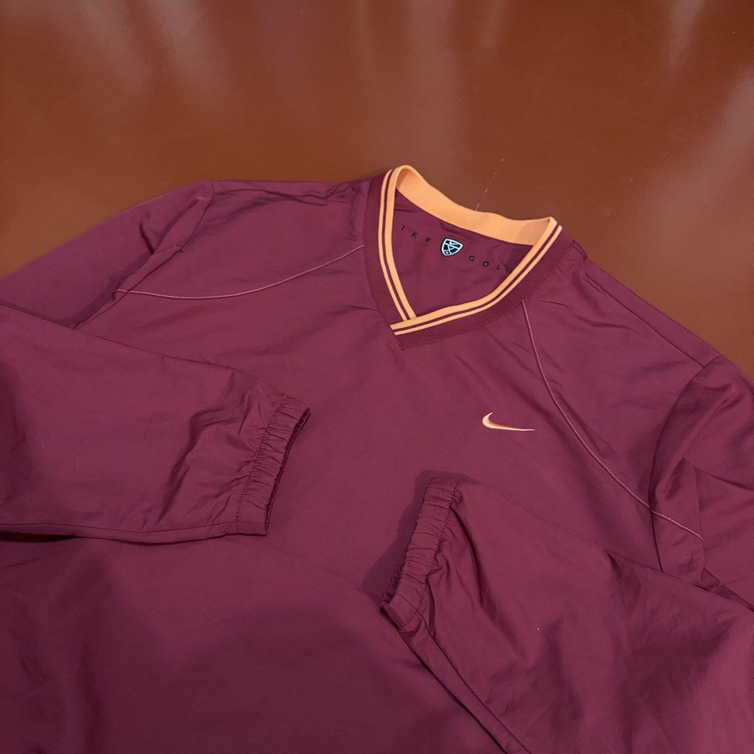 VINTAGE NIKE GOLF WINDBREAKER (Category: Coats, Jackets and Outerwear) located in Pasig City. Submitted by buzzthrifty (Listing ID 1465306058, Image 2). Description: SIZE M-L 22x25 GOOD AS NEW .