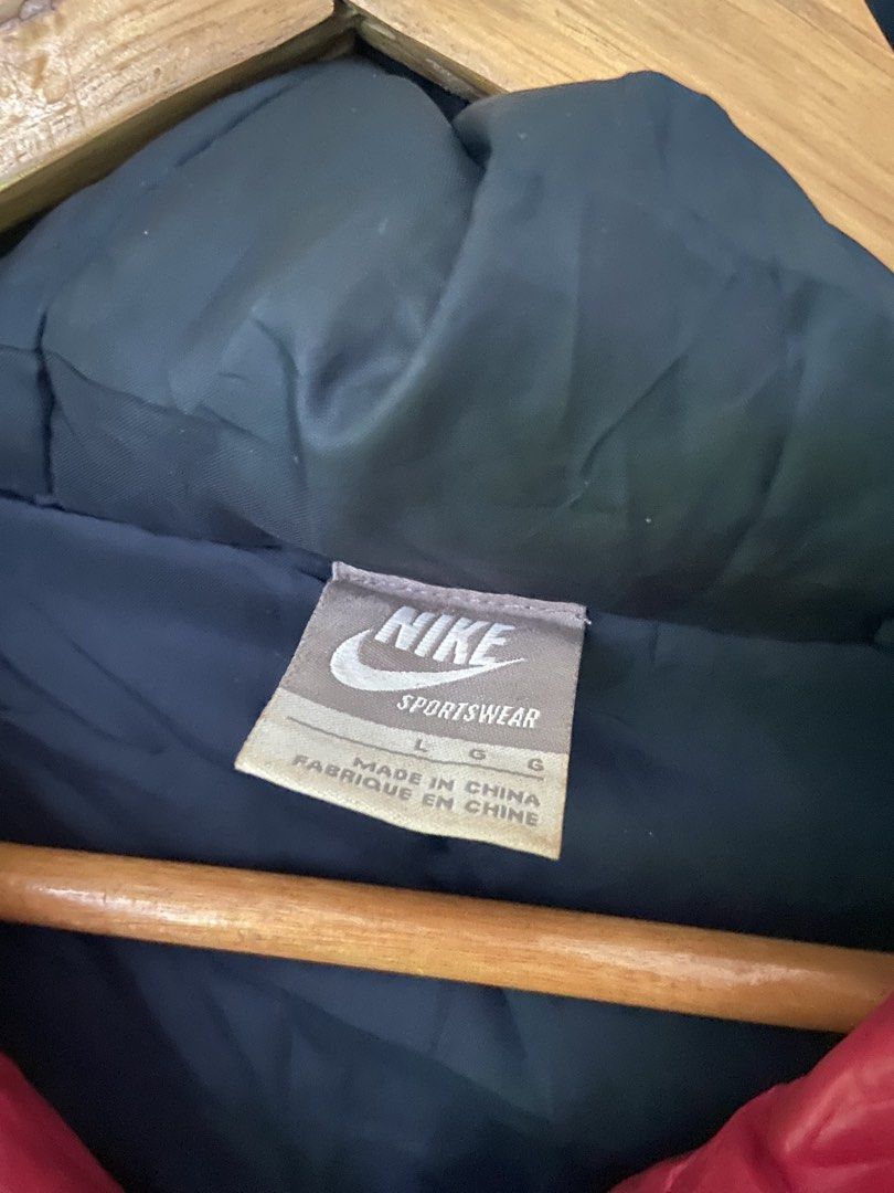 Vintage Nike Tritone windbreaker (Category: Coats, Jackets and Outerwear) located in Tukuran. Submitted by retrothrifter88 (Listing ID 1465323999, Image 3). Description: 21x26.