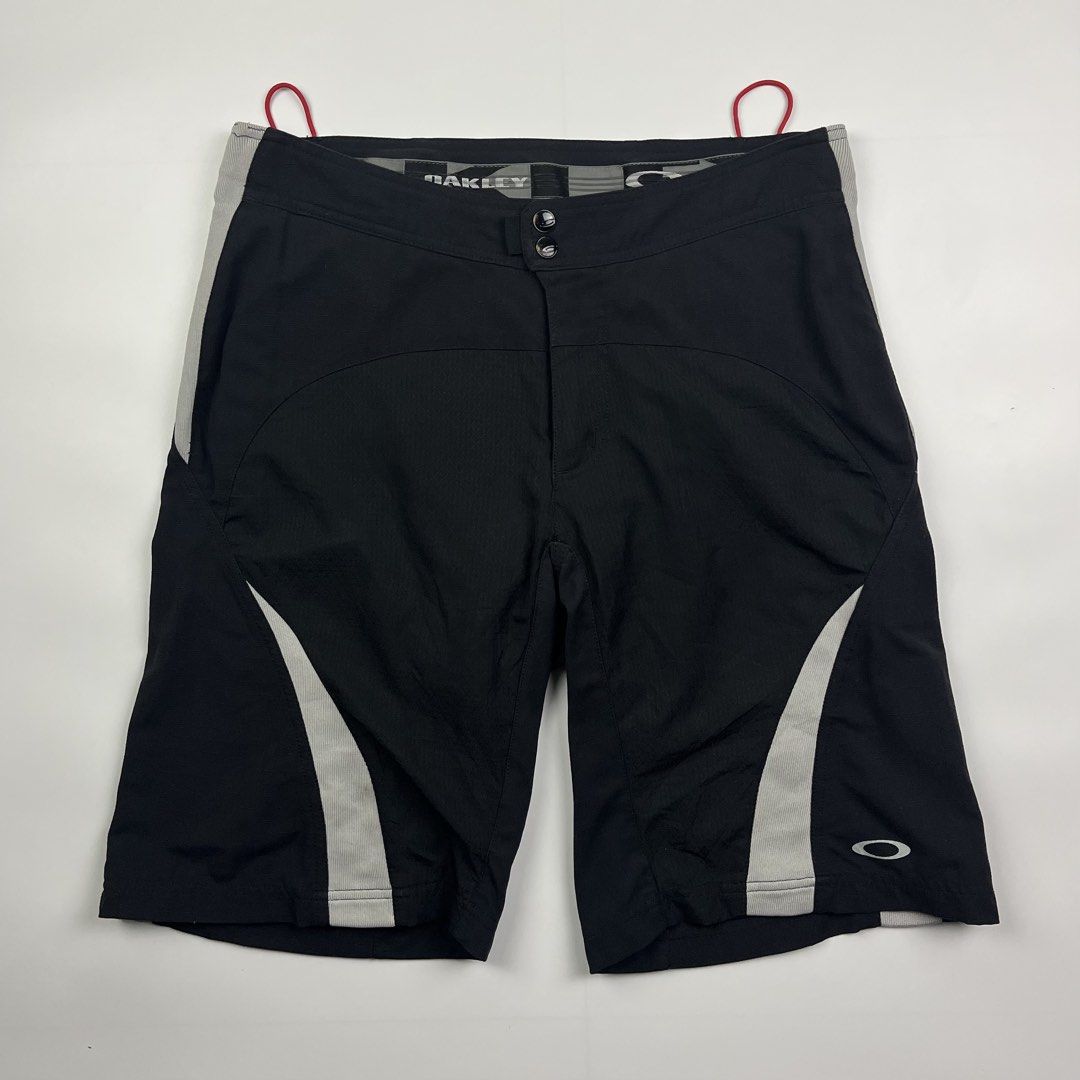 Vintage Oakley Nylon Technical Padded Shorts (Category: Shorts) located in Puerto Princesa. Submitted by paradise5300 (Listing ID 1465207972, Image 1). Description: Vintage Oakley Nylon Technical Padded Shorts Tagged Size: Large (32-36) Dimensions Inches length: 20.5 Inches waist (width): 16 inseam: 13 thigh opening: 11.5 Condition: Very good Color rate: 9 Flaws: Signs of usage 1,499 shipping fee is not yet included..