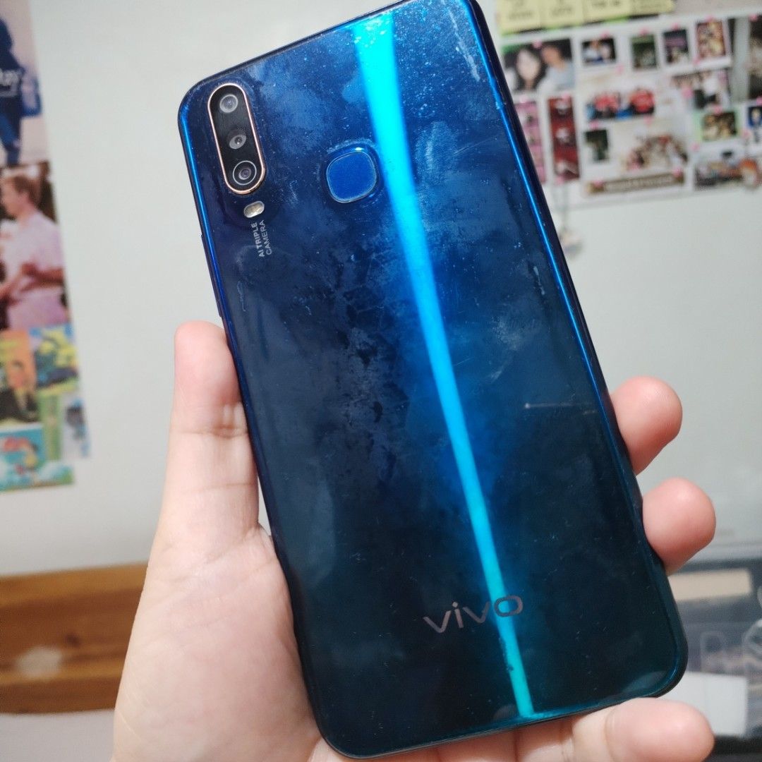 Vivo y15 (Category: Vivo) located in Lala. Submitted by thekpopkart (Listing ID 1465245905, Image 2). Description: - working - sign of usage - manage your expectations.