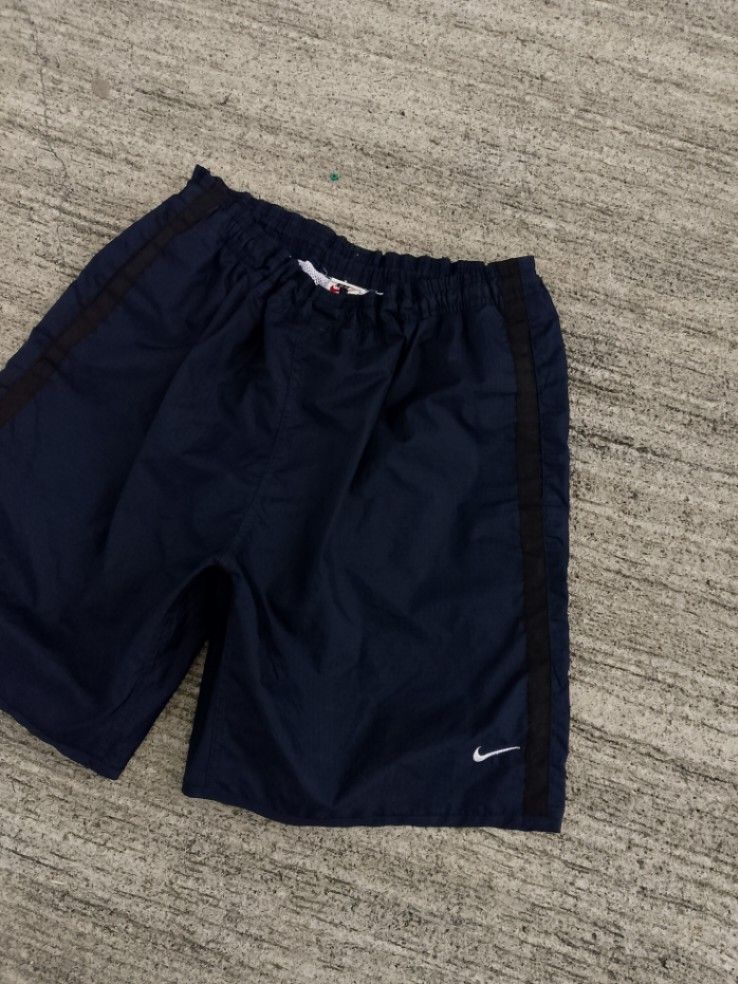 📌Vntg. Nike Board short (Category: Shorts) located in Camaligan. Submitted by central_closet (Listing ID 1465331746, Image 3). Description: ‎📌Vntg. Nike Board short ‎Size:XXL on tag ‎•Dimensions: ‎Waist: Free size ‎Length: 21 ‎Thigh: 15.5 ‎Leghole: 14 ‎ ‎- In as New Condition ‎- MUST HAVE IN YOUR COLLECTION ‎- Heavyweight pants ‎- Hard Denim ‎ISSUE: NONE ‎ ‎Price:550🏷️ ‎ ‎•✅PLUS SHIPPING FEE (+95) ‎•🔵MOP: G CASH ‎•🟥COURIER: Flash Express ‎•�