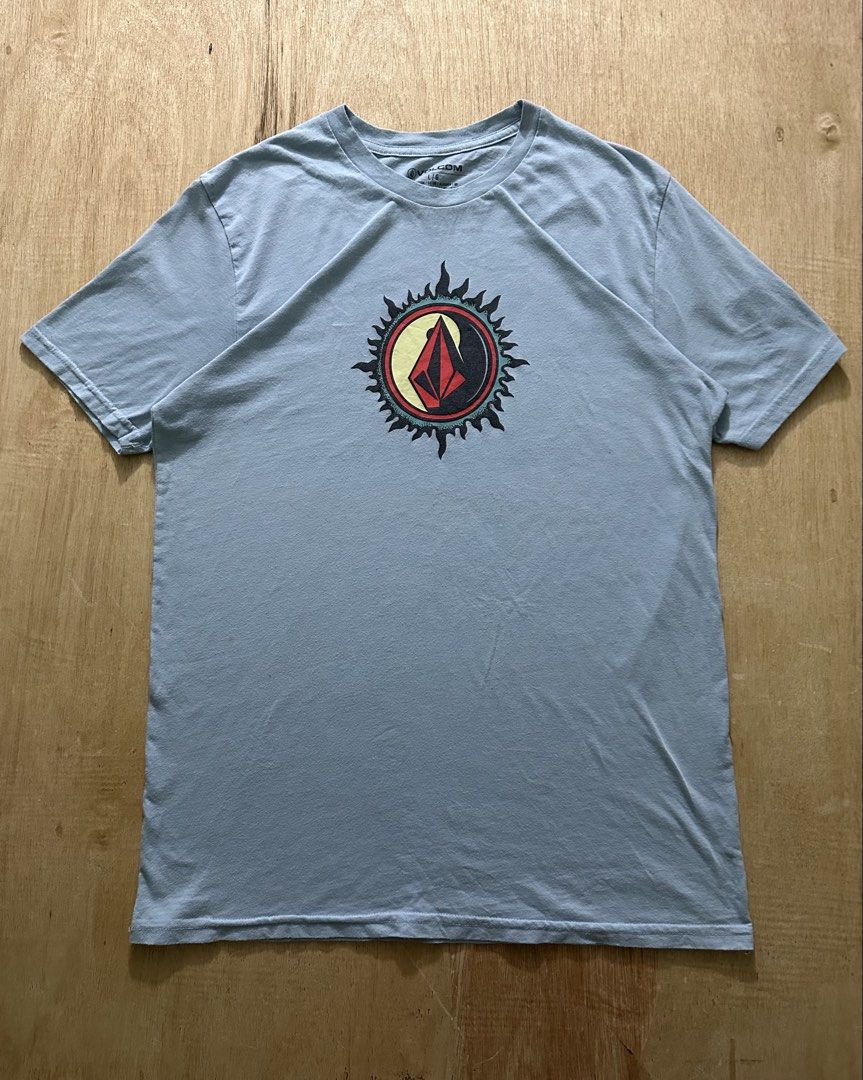 Volcom Shirt (Category: Tshirts & Polo Shirts ) located in Bacolod City. Submitted by dannnsoy (Listing ID 1465340008, Image 1). Description: Volcom Shirt •In very good condition •Dimension: 20.5” x 29” •Issue: Armpit stains •Price : 399 only 📍Note: Color may vary to due lighting and camera resolution. .