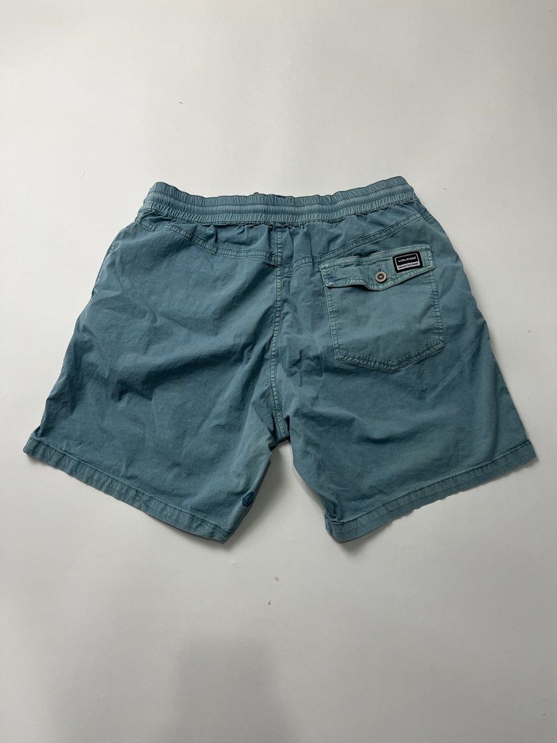 Volcom Shorts (Category: Shorts) located in Makati City. Submitted by ufcknwthbst (Listing ID 1465193270, Image 2). Description: 17 inch length 9.5/10 condition No issue.