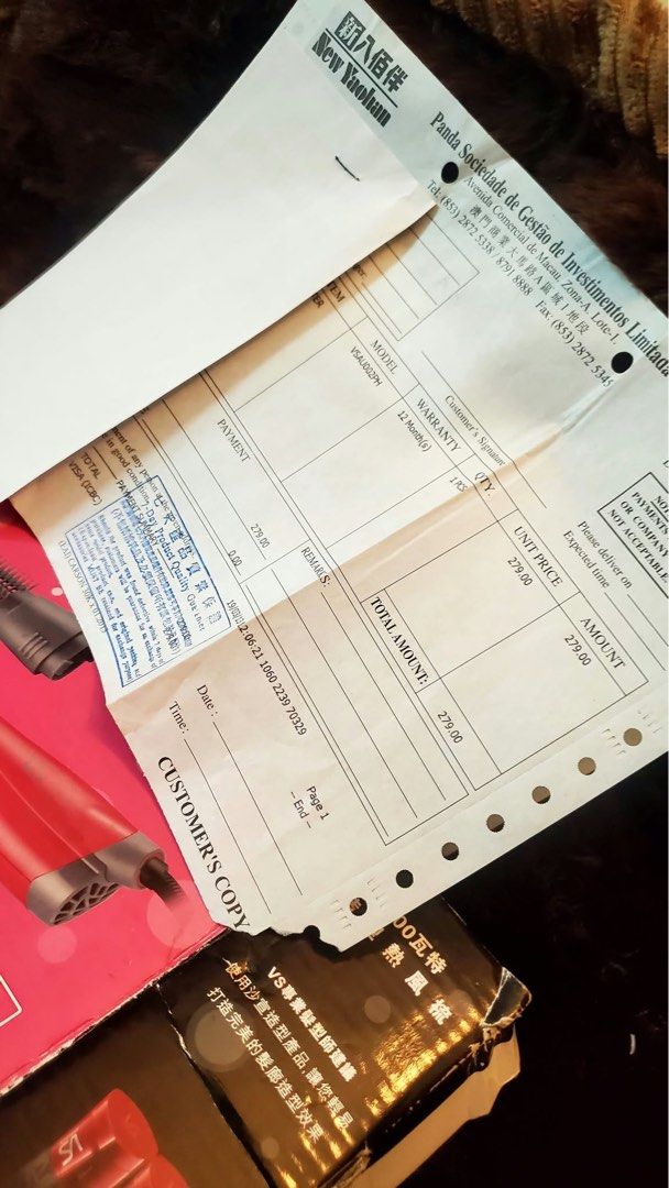 VS Sassoon Hot Air Styler Brush (Category: Hair) located in Lucena. Submitted by box_it (Listing ID 1464443099, Image 3). Description: Complete set w box & receipts - VS Sassoon rotating hot air styler brush - Color: Pink and Grey - Features: Adds volume and styles hair - Condition: Works well - Plug type: UK plug - Reason for selling: No longer used.
