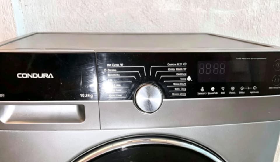 Washing machine (Category: Washing Machines and Dryers) located in Manila. Submitted by raredeer_f73f54 (Listing ID 1465343741, Image 2). Description: FOR SALE RUSHH CONDURA 10.8KG 3IN1 WASHER AND DRYER/HEATER ✅ Good condition ✅condo pull out ✅washer ,rinse , and dryer heat tuyo na pag labas ✅ ready to use ✅220/2240v unlimited testing before payment 🙂 pm for maore infu ℹ️.